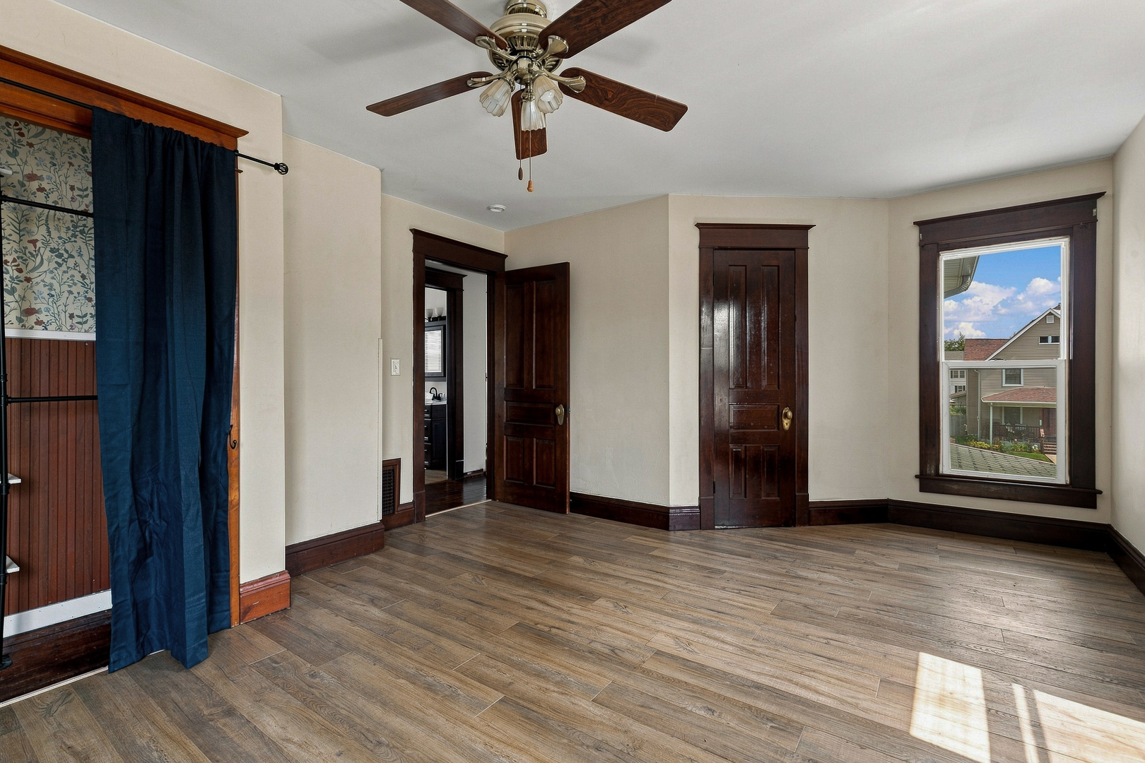 Gallery Image 16