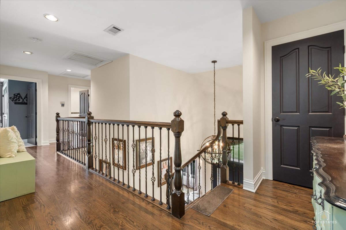 Gallery Image 18
