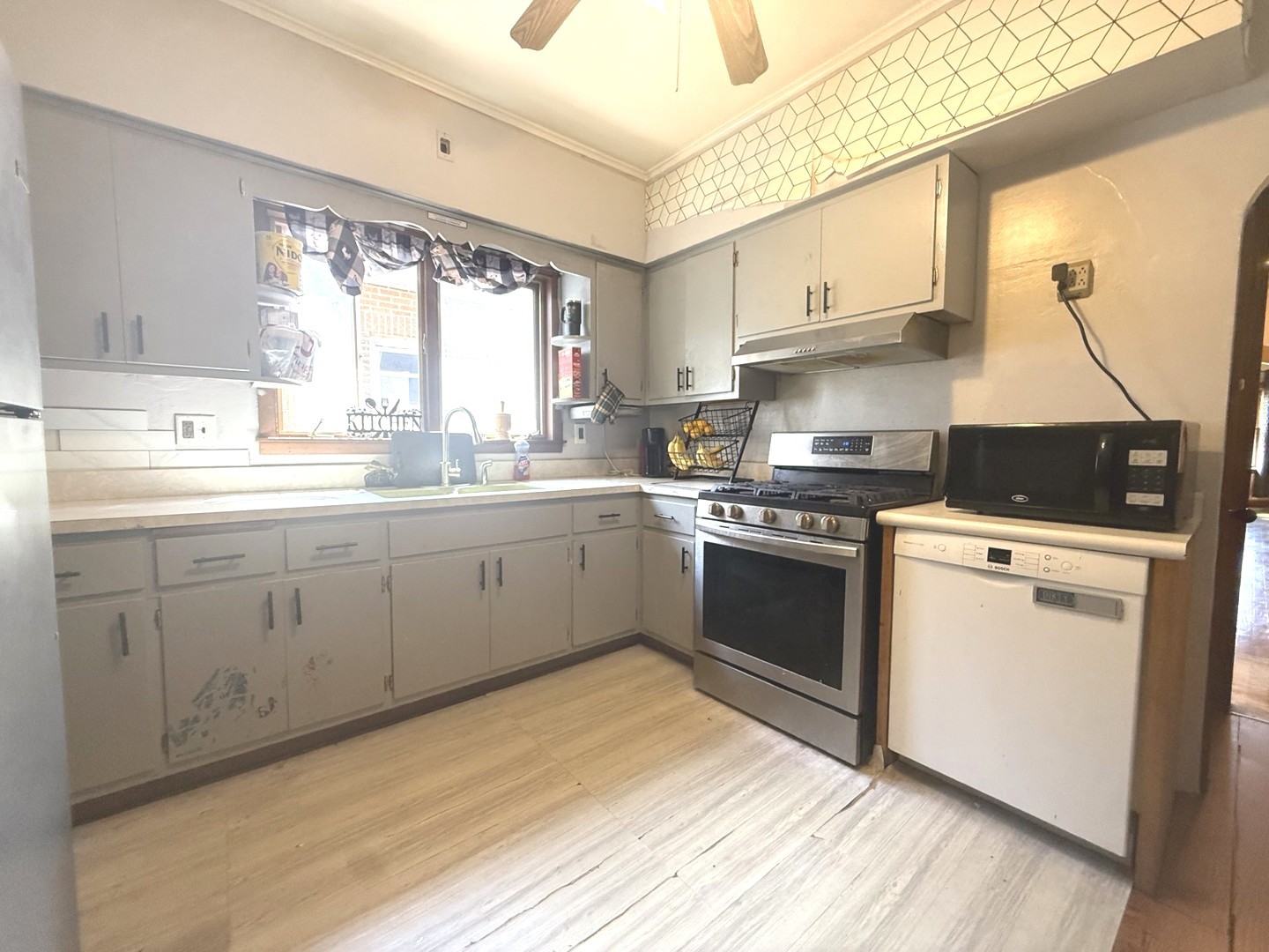 Gallery Image 13