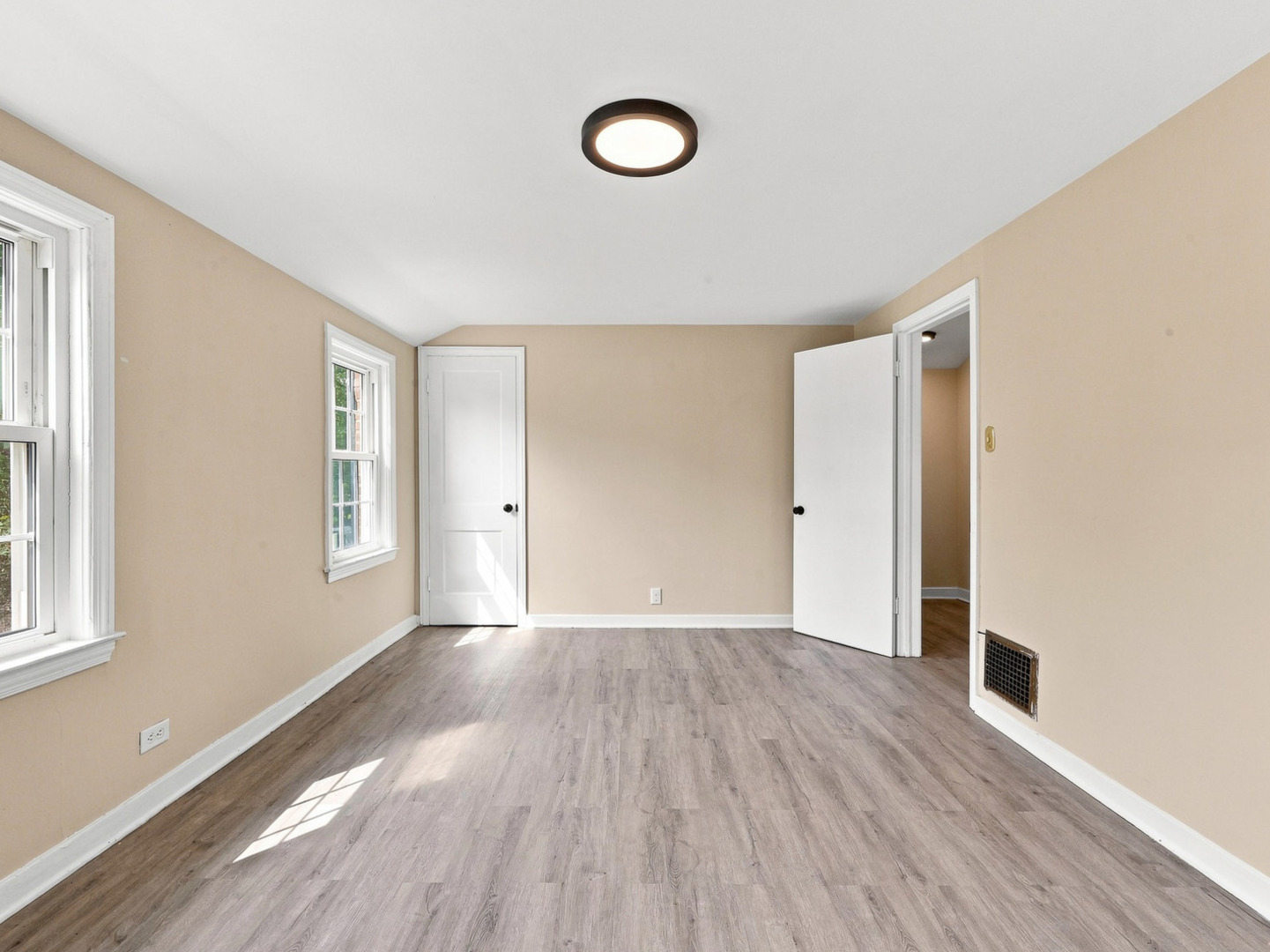 Gallery Image 16