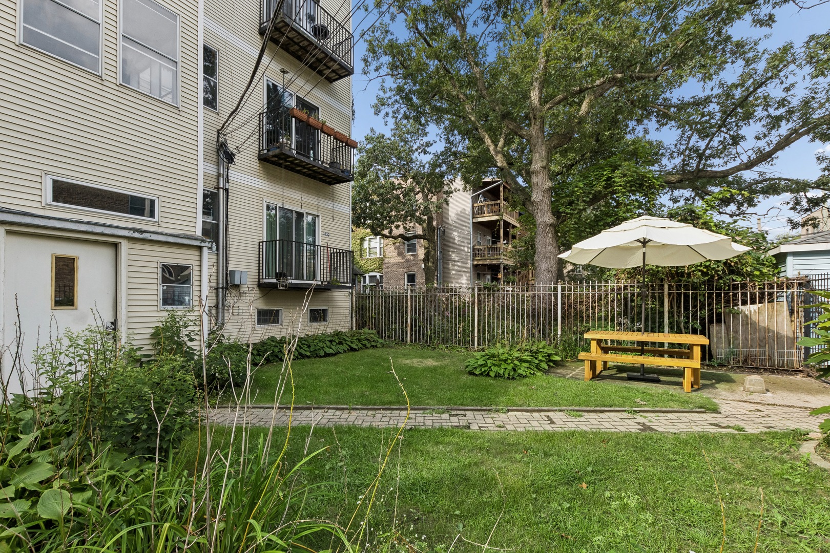 Gallery Image 17