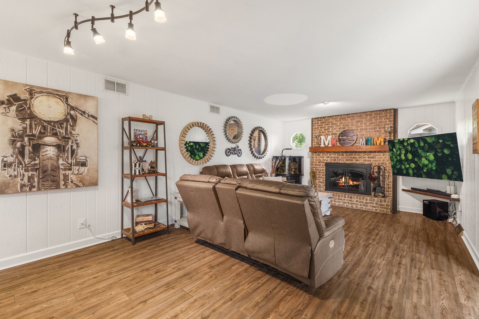Gallery Image 15