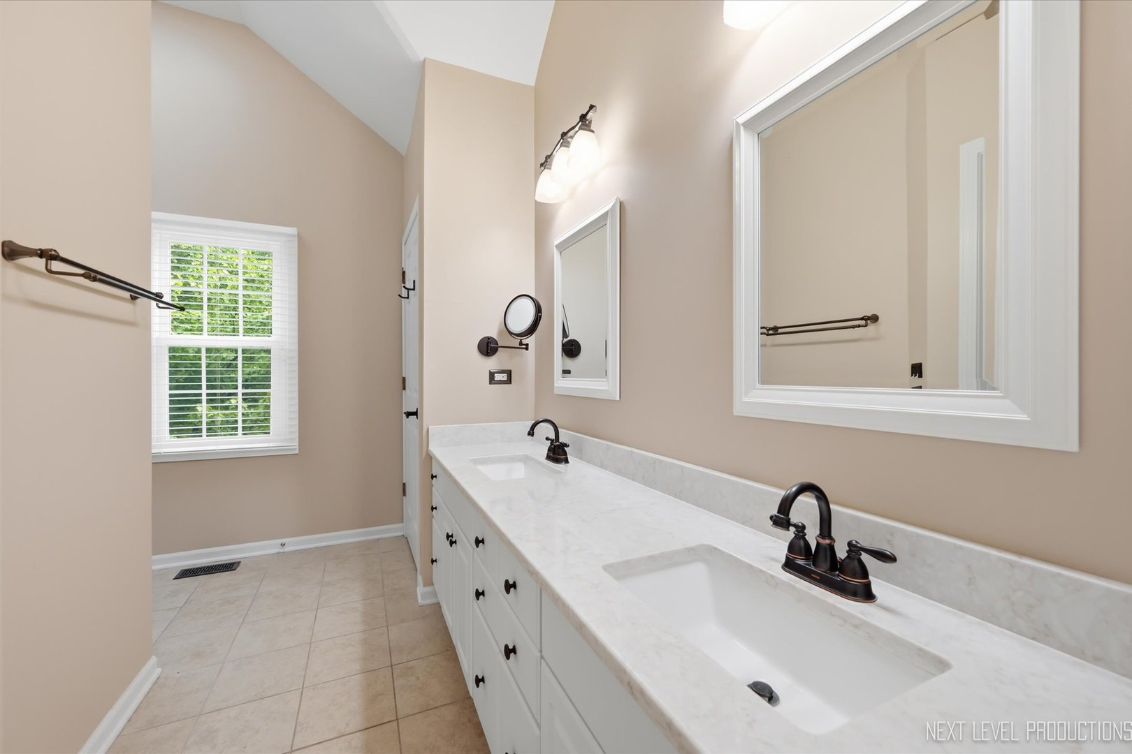 Gallery Image 19
