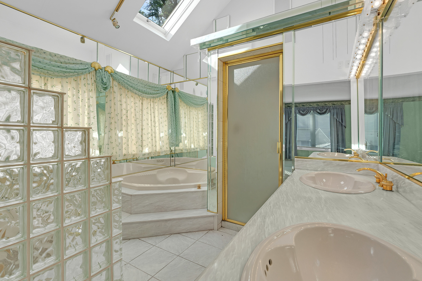 Gallery Image 19