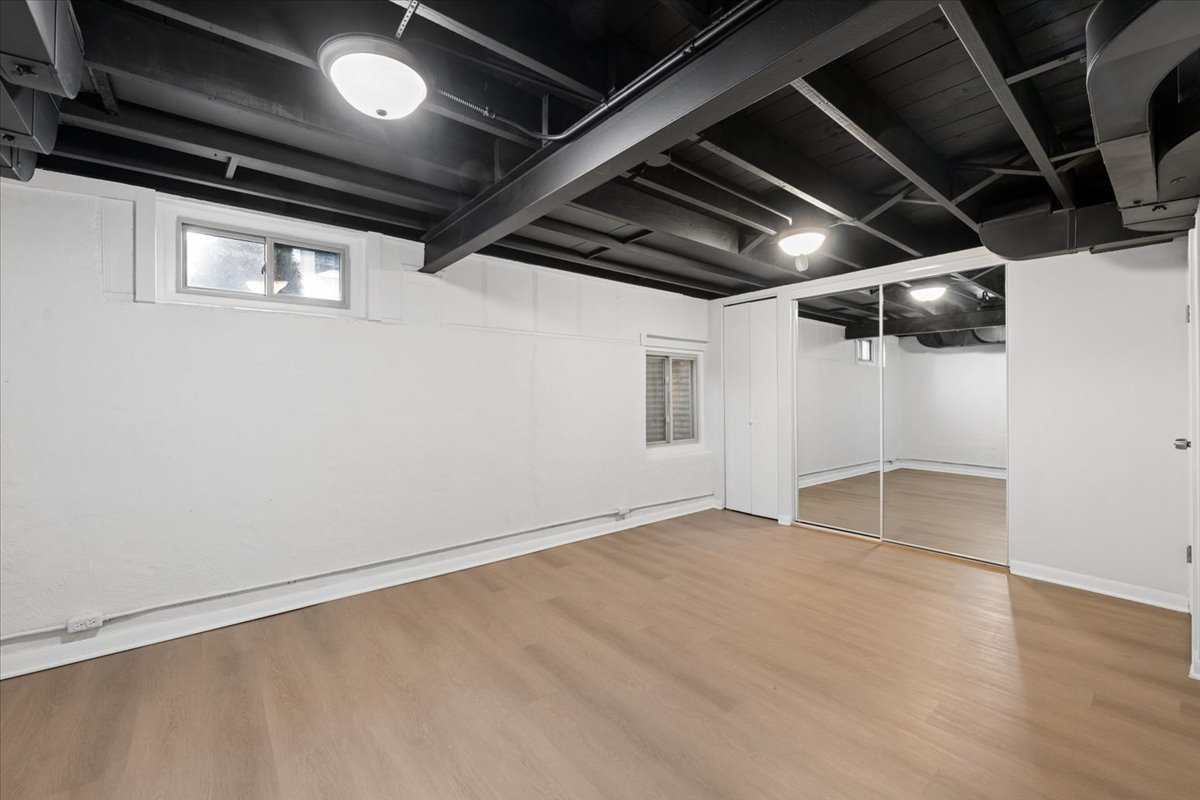 Gallery Image 16