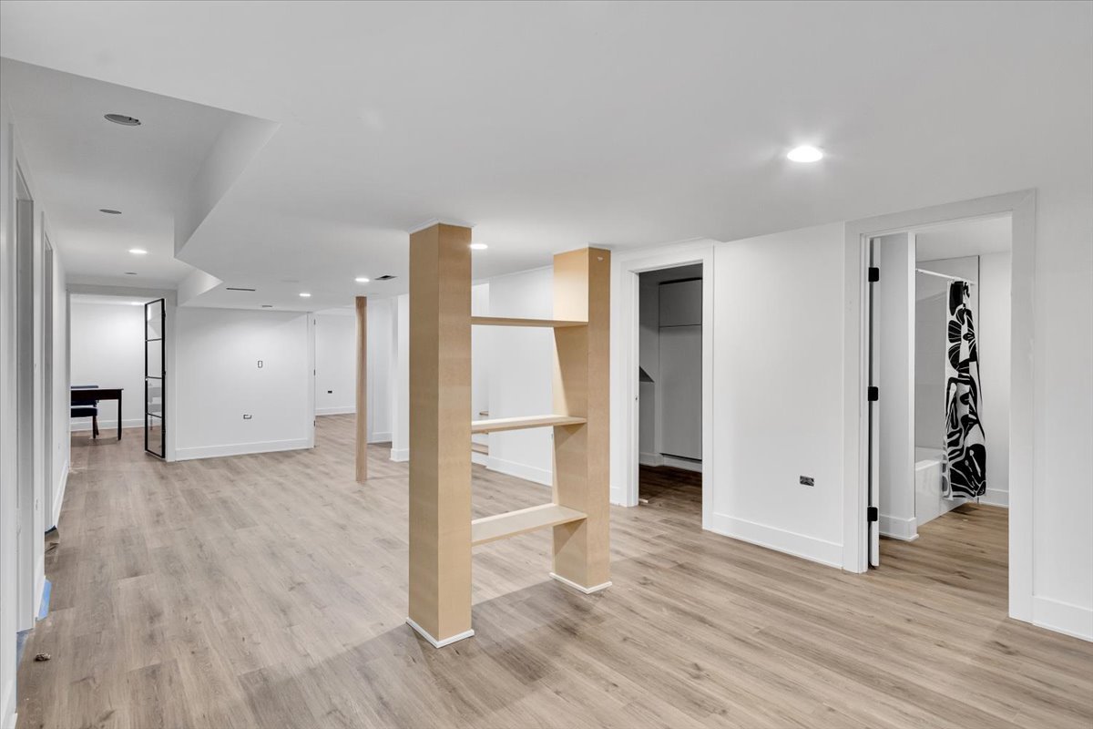 Gallery Image 60