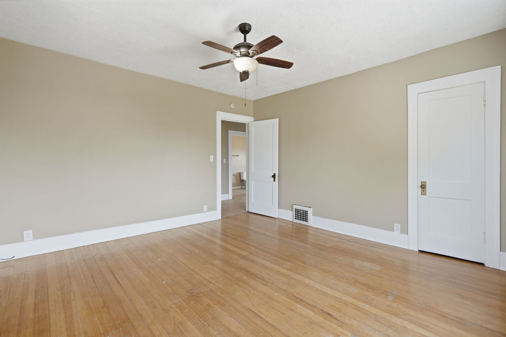 Gallery Image 16