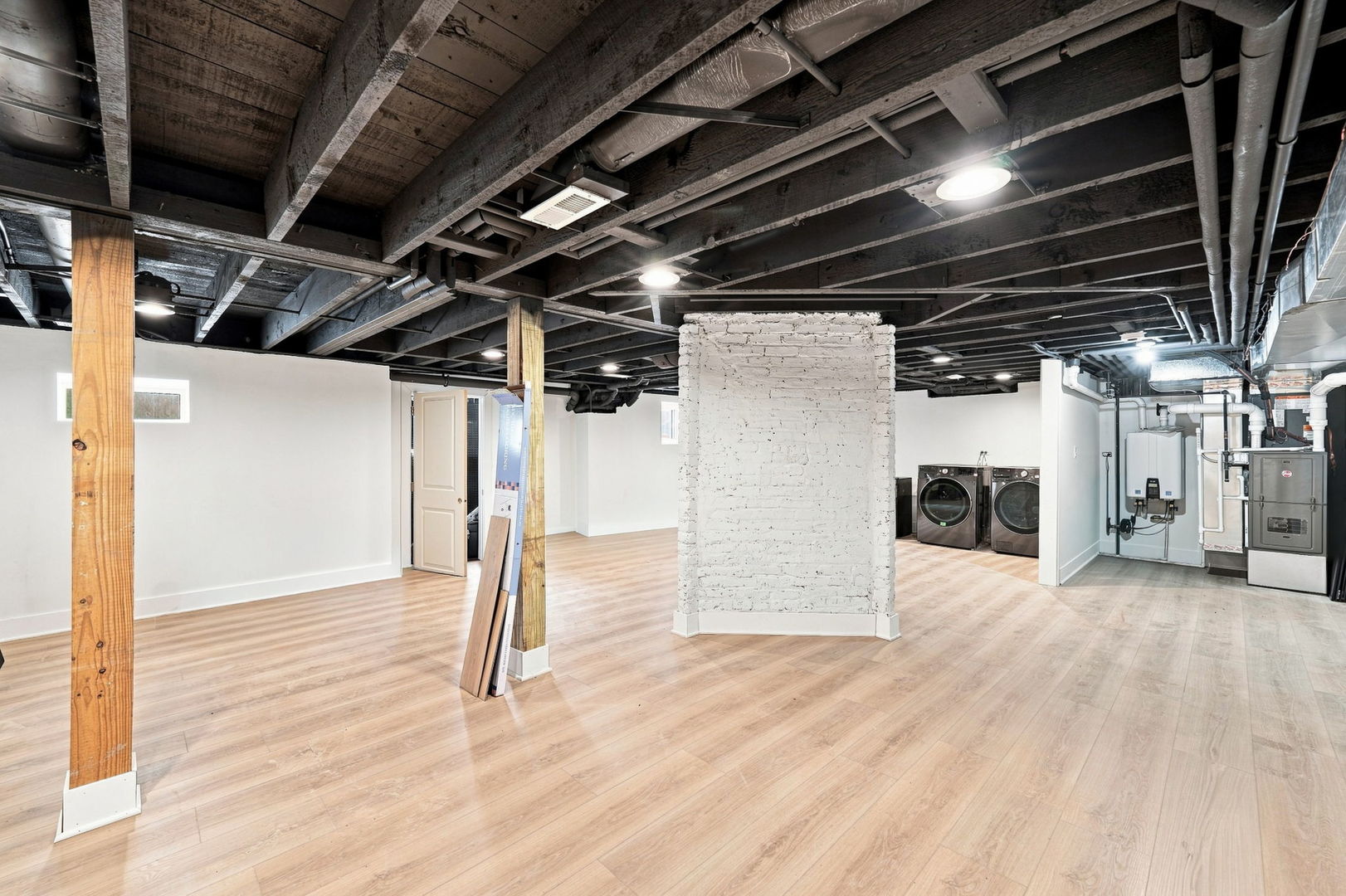 Gallery Image 33