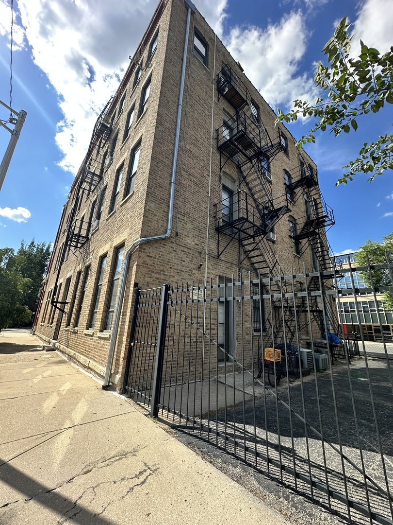 Gallery Image 16
