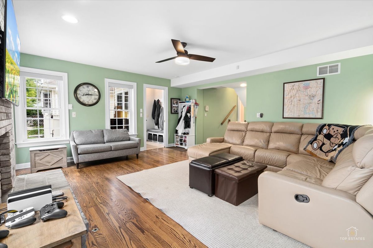 Gallery Image 13