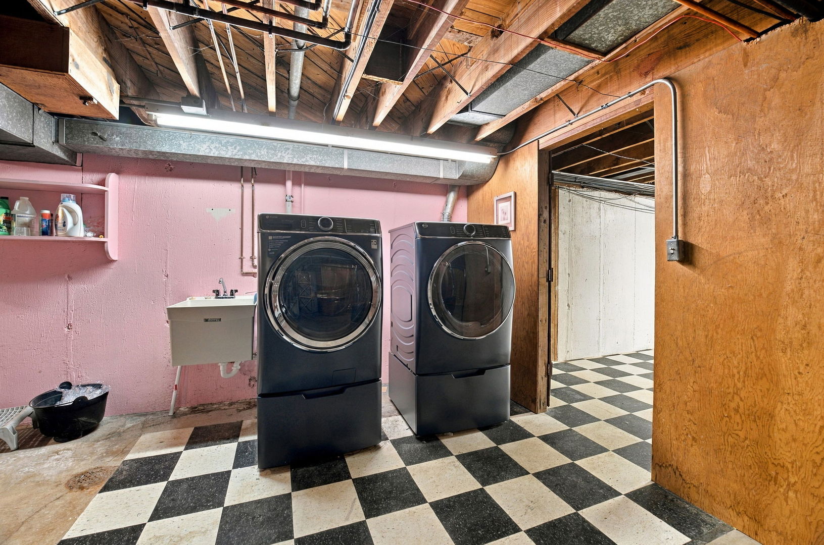Gallery Image 37