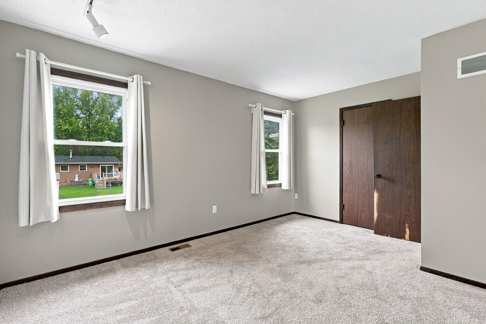 Gallery Image 19